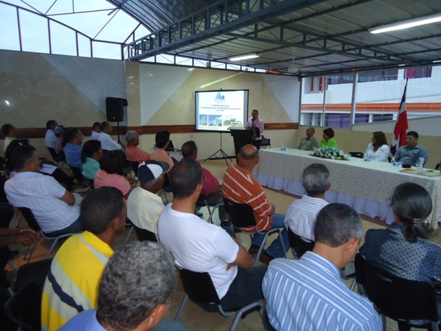 Publico asistente en la presentación del Plan Municipal Desarrollo